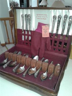 1847 ROGERS BROS. SILVERPLATE SILVERWARE