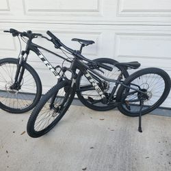 2 X Trek Mountain Bikes Size Adult Small And Large Both Fro 1050$ Hydraulic Disc Brakes 