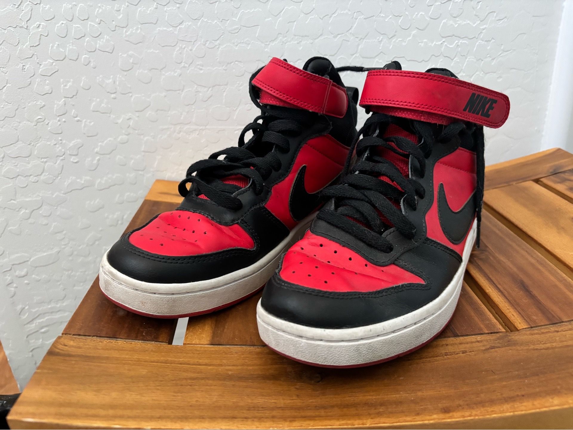 Nike shoes (kids youth)