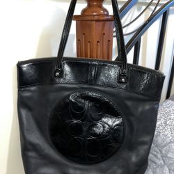 Black Coach Purse PLEASE MAKE OFFER 