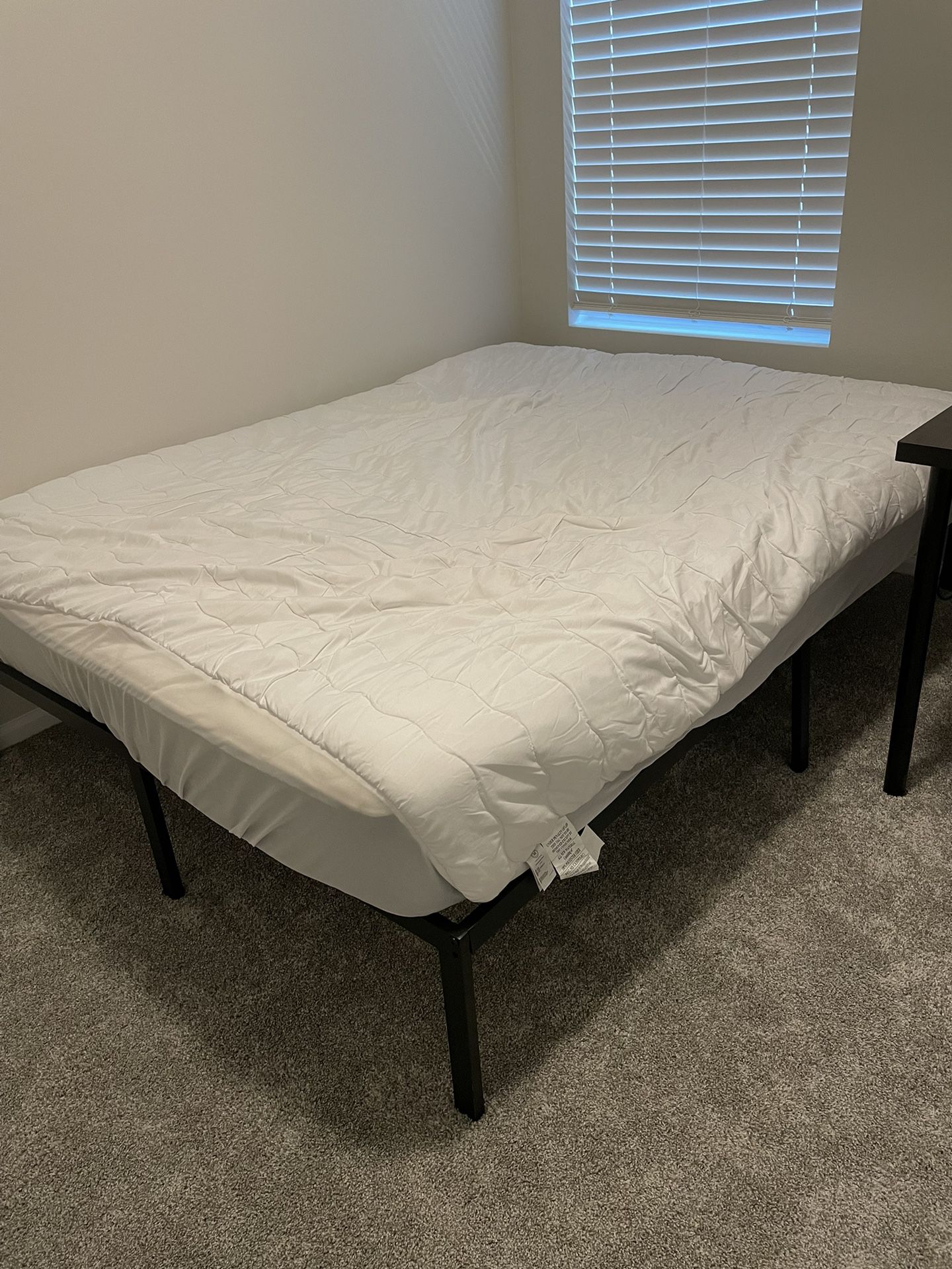 Queen Size Bed Frame with Mattress 
