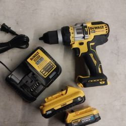 DEWALT HAMMER DRILL 20V LITHIUM BRUSHLESS ADVANTAGE WITH 2 BATTERYS AND CHARGER 