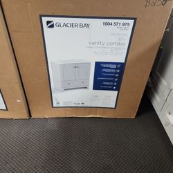 Glacier Bay
Delridge 31 in. Single Sink Pearl Gray Bath Vanity with White Cultured Marble Top (Assembled)