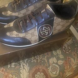 Gucci Vintage Praga Printed size 14 $75 OBO