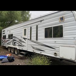 2007 Weekend Warrior 32FSW Toy Hauler 
