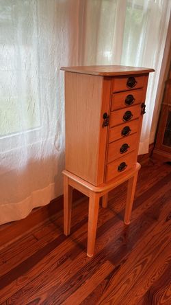 Jewelry armoire