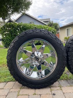Universal 6 LUG RIMS (RINES) & TIRES (LLANTAS) (6x5.31) & (6x5.5) size: 20” ‼️LIKE NEW‼️