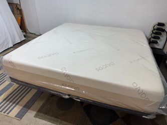 Saatva Contour5 King Mattress - LIKE NEW! Delivery Available