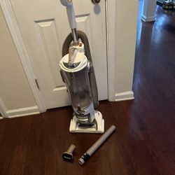 Shark Navigator Professional Vacuum Cleaner 