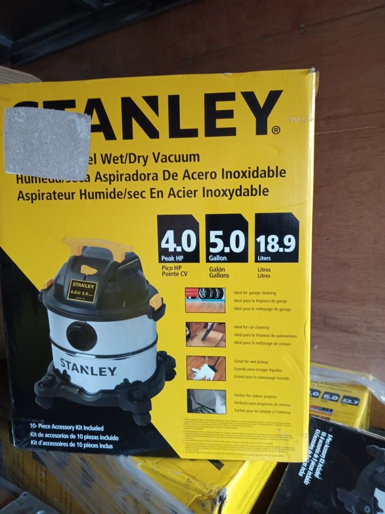 Stanley 4.0/5.0 Gallon Wet/Dry Vacuum