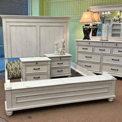 Kanwyn Whitewash Panel Storage Bedroom Set
