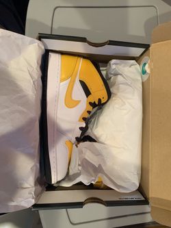 Air Jordan 1 Mid Gs University Gold