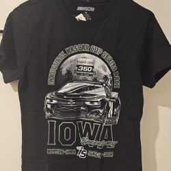 MEN'S NASCAR TSHIRT NWT MEDIUM 