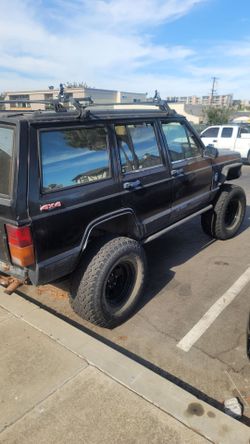91 Jeep Cherokee 5-in Rubicon lift the lift was $5,000 I'm selling it for $2500