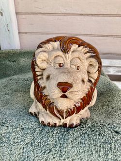 Royal haeger Lion ceramic