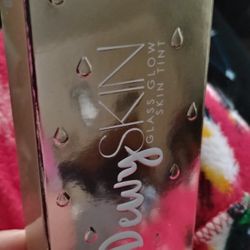 Glass Glow Skin Tint