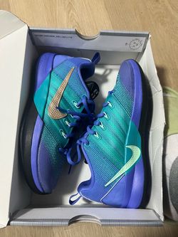 Nike basket shoes