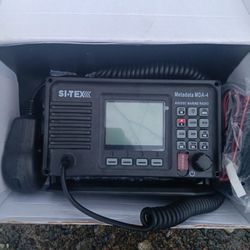 Si-tex Metadata MDA4 Vhf Marine Radio. Un Used. For Pick Up Fremont Seattle. No Low Ball Offers Please. No Trades 