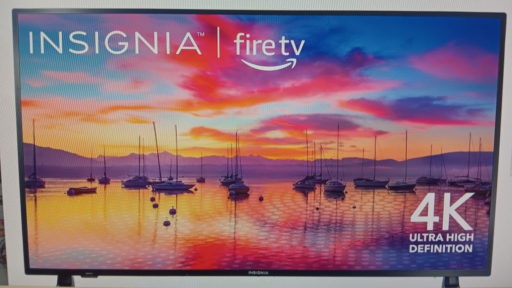 NEW INSIGNIA, 55in TV-50% OFF -$200