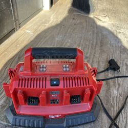 Brand New Milwaukee M18 6 Pack Charger