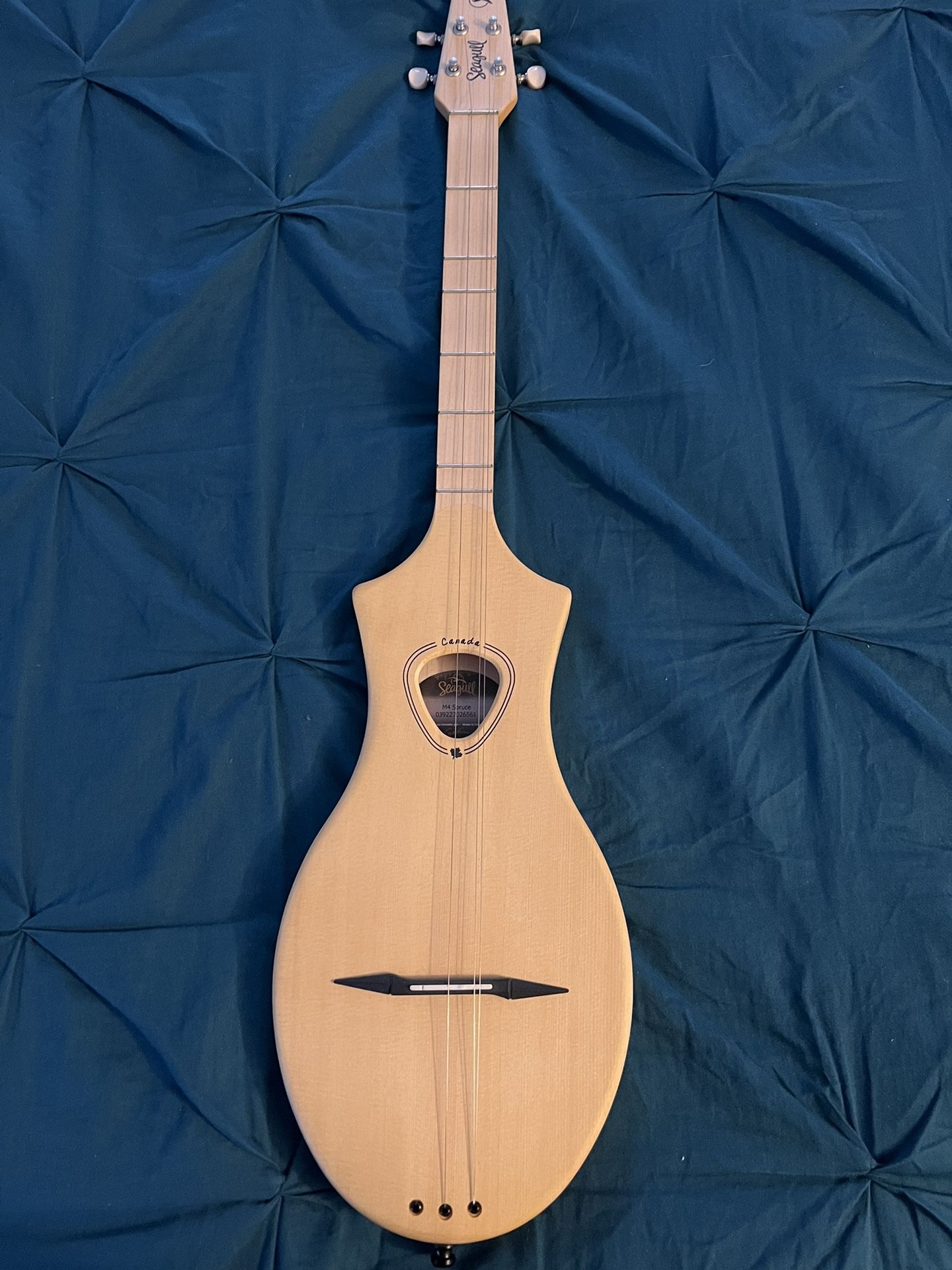 Seagull M4 Spruce Dulcimer Natural