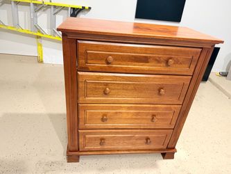 Solid Wood 4-Drawer Chest Dresser
