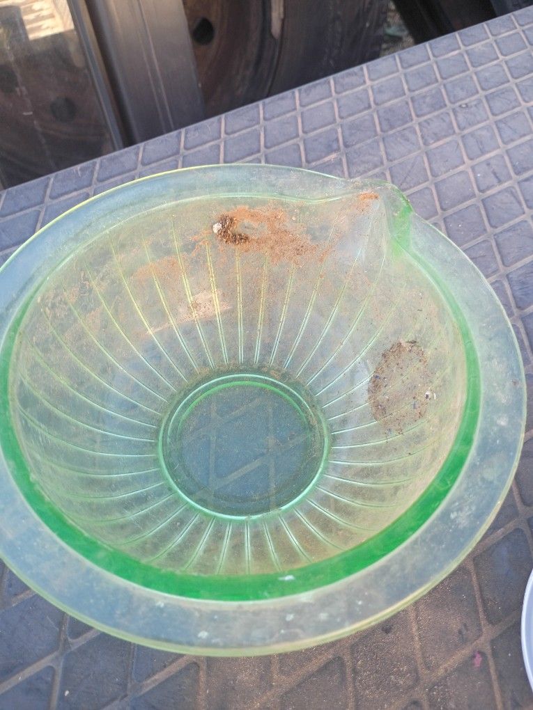 Anchor Hocking Glass Ribbed Uranium Mixing Bowl