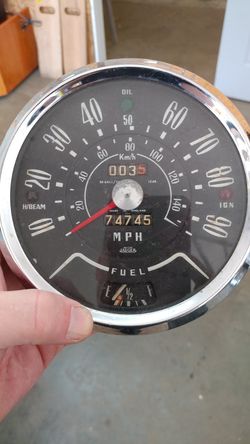 Triumph TR4 speedometer