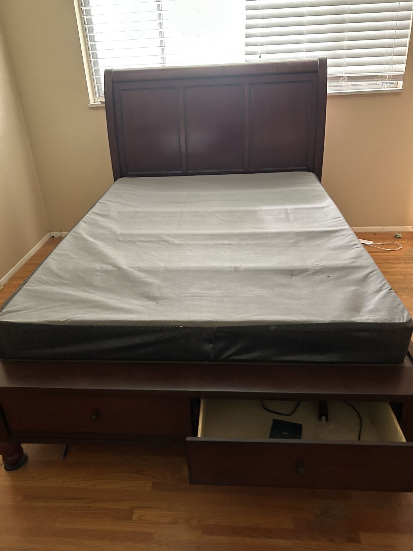 Queen Bed And Dresser 