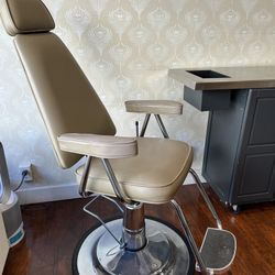 Makeup/ Brow Station Chair