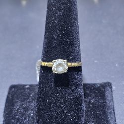 14kt YG Ring With Clear Stone. (C-4) SIZE 7.5 ASK FOR RYAN. #(contact info removed)73