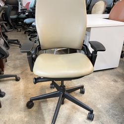 Steelcase leap v2 office chair