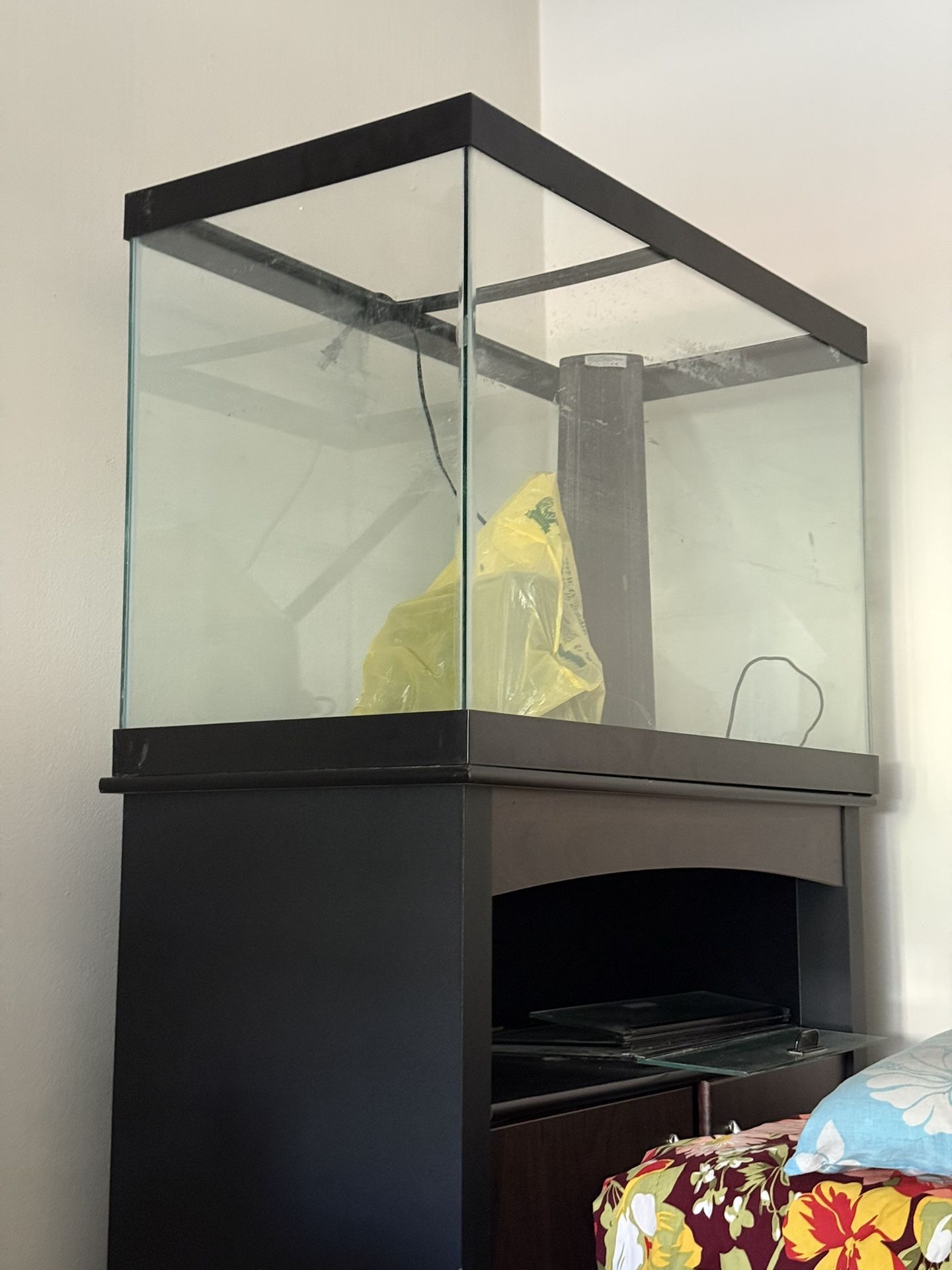 Fish Tank With Bottom Table Cabinets/ LED Light And Lids