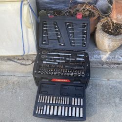 Husky Tool Set 