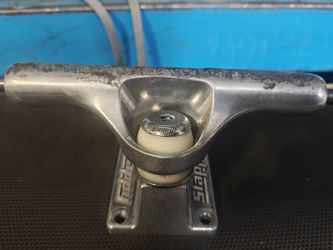 Slappy ultra low inverted Trucks 8.0 hollow axles and kingpins