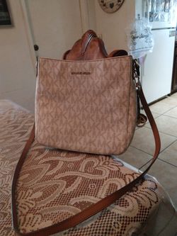 Michael Kors Crossbody Purse 
