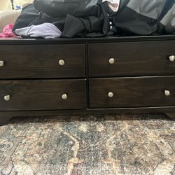 Solid Wood 4 Drawer Dresser