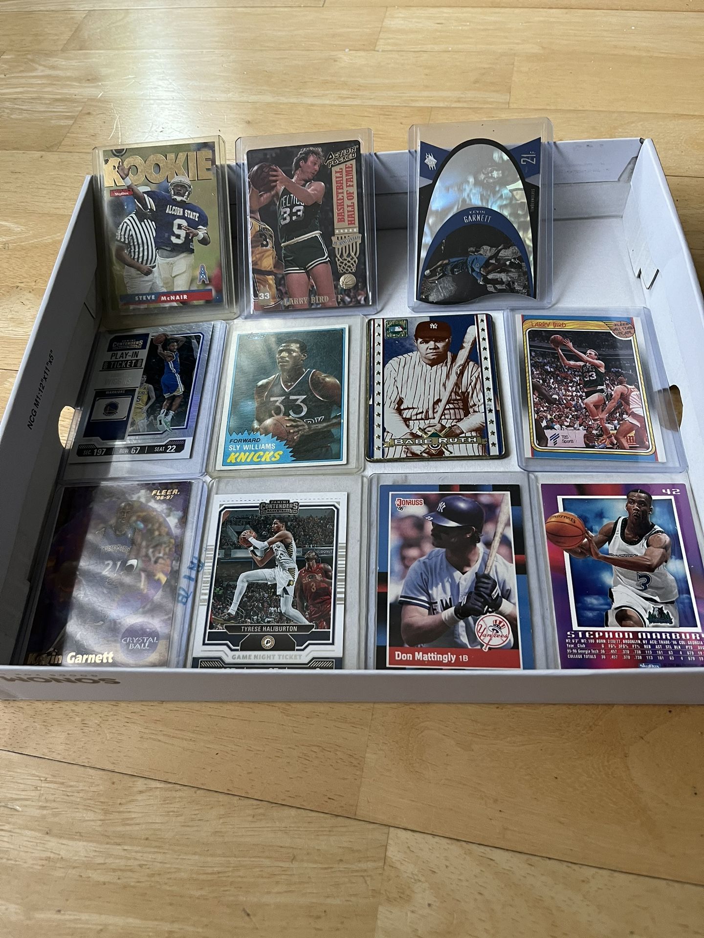 SPORT CARD COLLECTION. ALL IN PLASTIC CASES. 11 TOTAL. 2 HOLOGRAMS. BEST OFFER FOR ALL. 🏀⚾️🏀⚾️