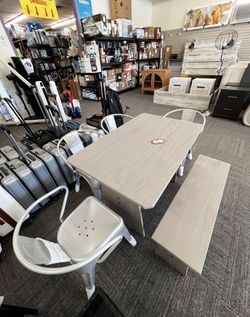 🍽️ 6-Piece Dining Set – Table, Bench & 4 Chairs – Gray – New (Assembled) 
