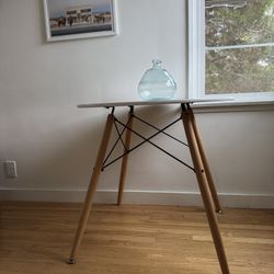 MID-CENTURY MODERN DINING TABLE