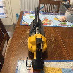 DEWALT 20V HAND VACUME