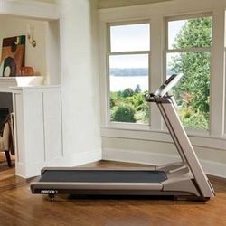 Precor 9.23 Treadmill Exercise 