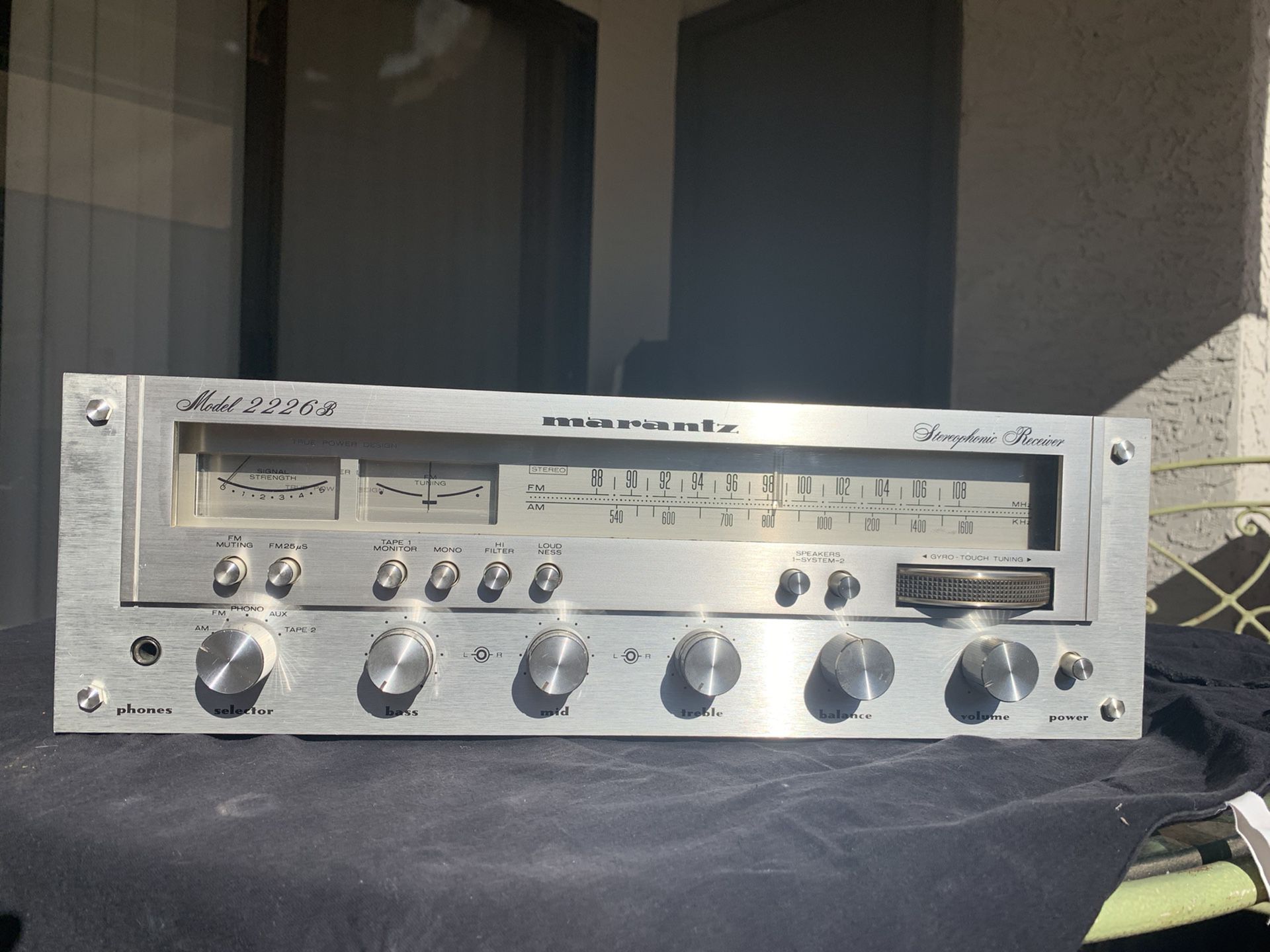 Vintage Marantz 2226B receiver