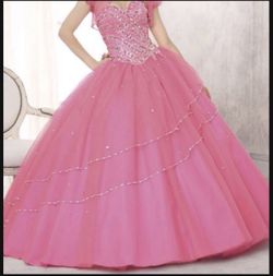 Elaborately Beaded Bodice with Ruffled Tulle Skirt Quinceanera Dress size 0