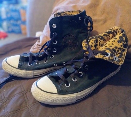 Woman Size 8 Black Leopard Print Converse