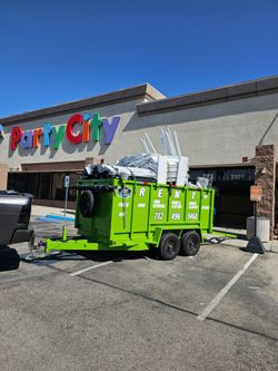 DUMP TRIALER J-U-N-K