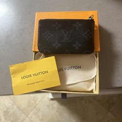 Lv money