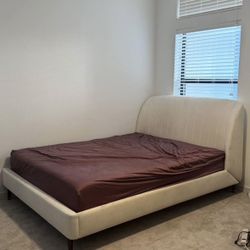 Queen velvet bedframe