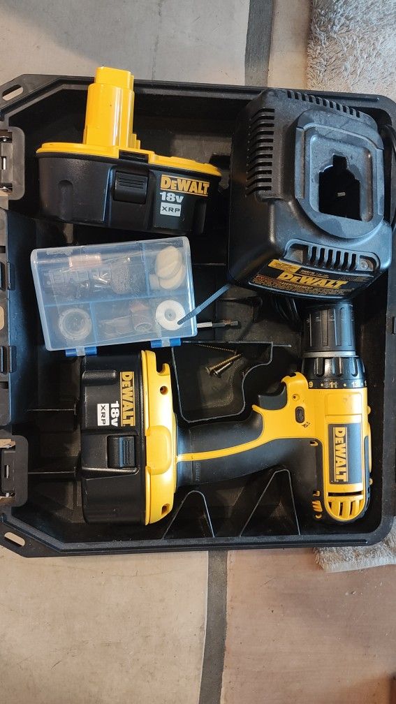 DeWalt Cordless 18v XRP Drill with Charger and Drill Bits