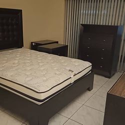 Gently Used Bedroom Furniture Set